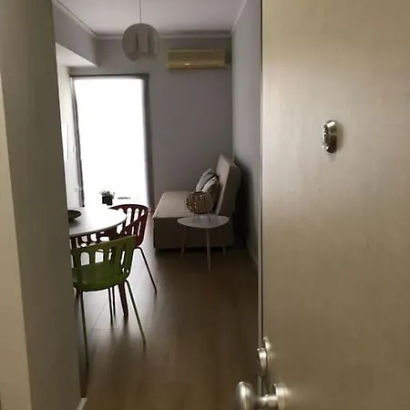 Cozy Flat - 5mins Walking From Beach Kyparissia